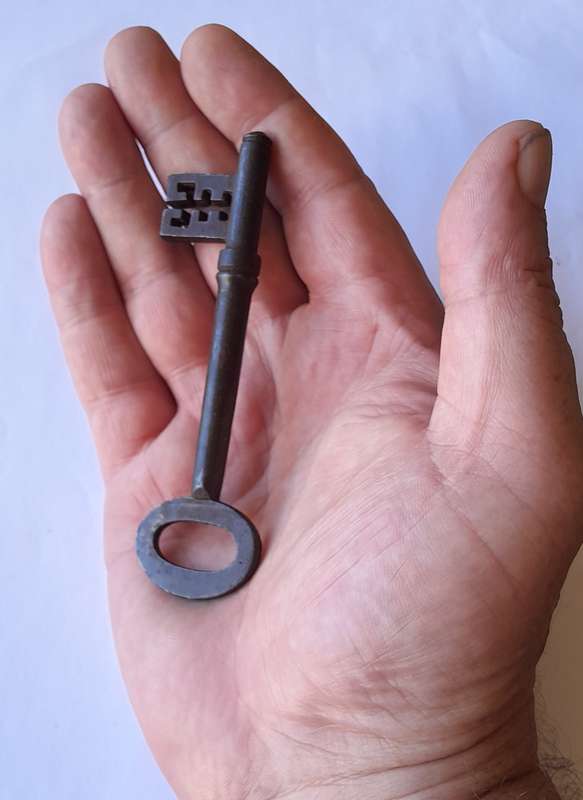 Large Antique Cast Iron Key.  10.9cm.
