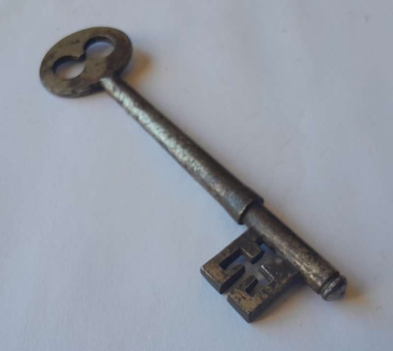 Large Antique Cast Iron Key.  10.5cm.