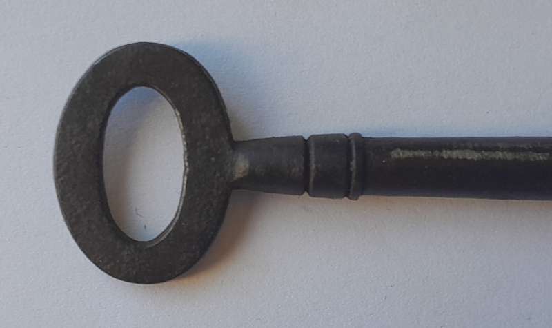 Large Antique Cast Iron Key.  9.9cm.