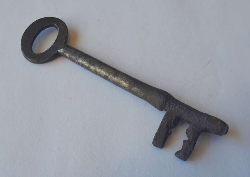 Large Antique Cast Iron Key.  9cm.