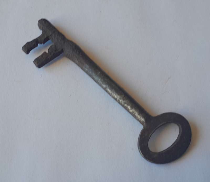 Large Antique Cast Iron Key.  9cm.
