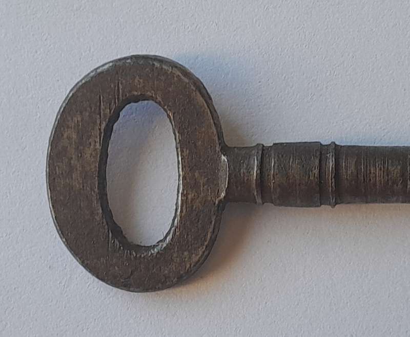 Large Antique Cast Iron Key.  7.1cm.