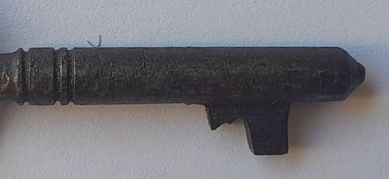 Large Antique Cast Iron Key.  5.9cm.