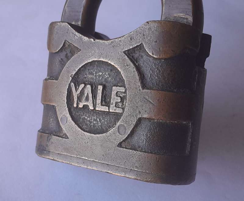 Antique Large Solid Brass YALE Padlock. 6.5 x 5.5 cm. No Key.