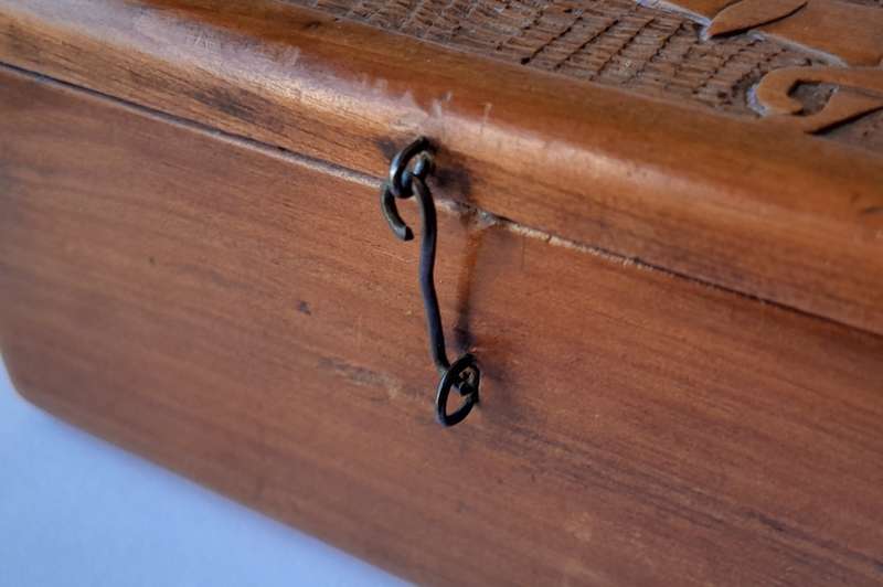 Boer War 1902 Bermuda POW Hand Carved Box.  11.3 x 5.7 x 4.6cm.