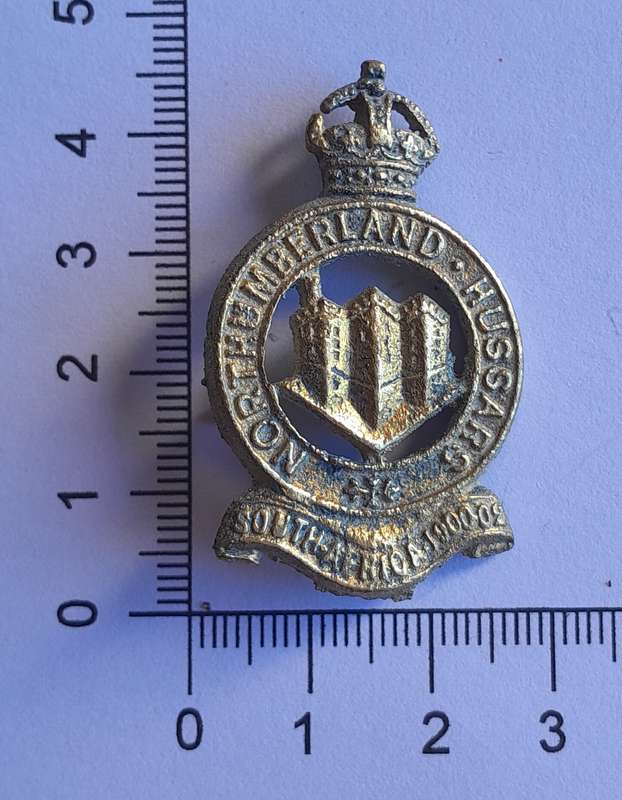 Early Northumberland Hussars "South Africa 1900-02" Badge. 1 Lug Intact.