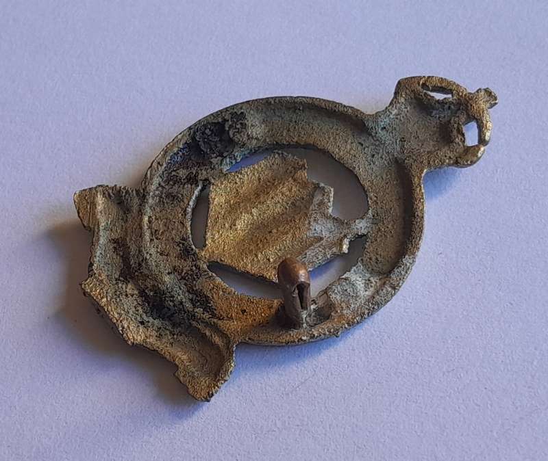 Early Northumberland Hussars "South Africa 1900-02" Badge. 1 Lug Intact.