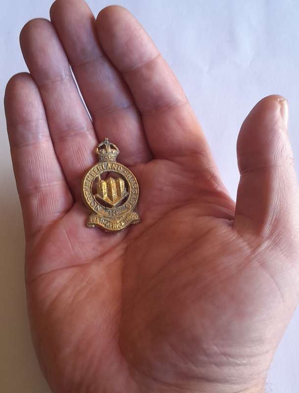 Early Northumberland Hussars "South Africa 1900-02" Badge. 1 Lug Intact.