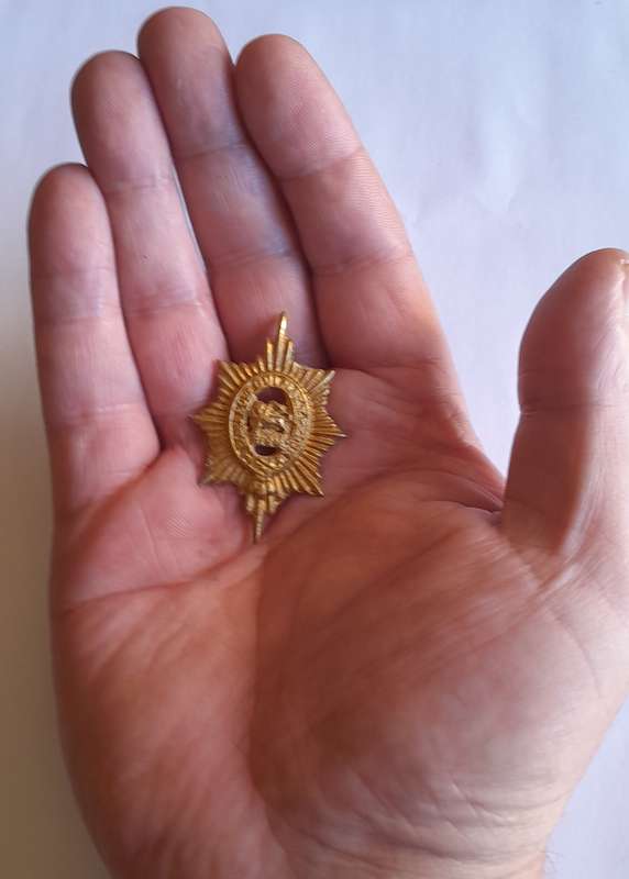 Early Worcester Regiment Badge. No Slider.