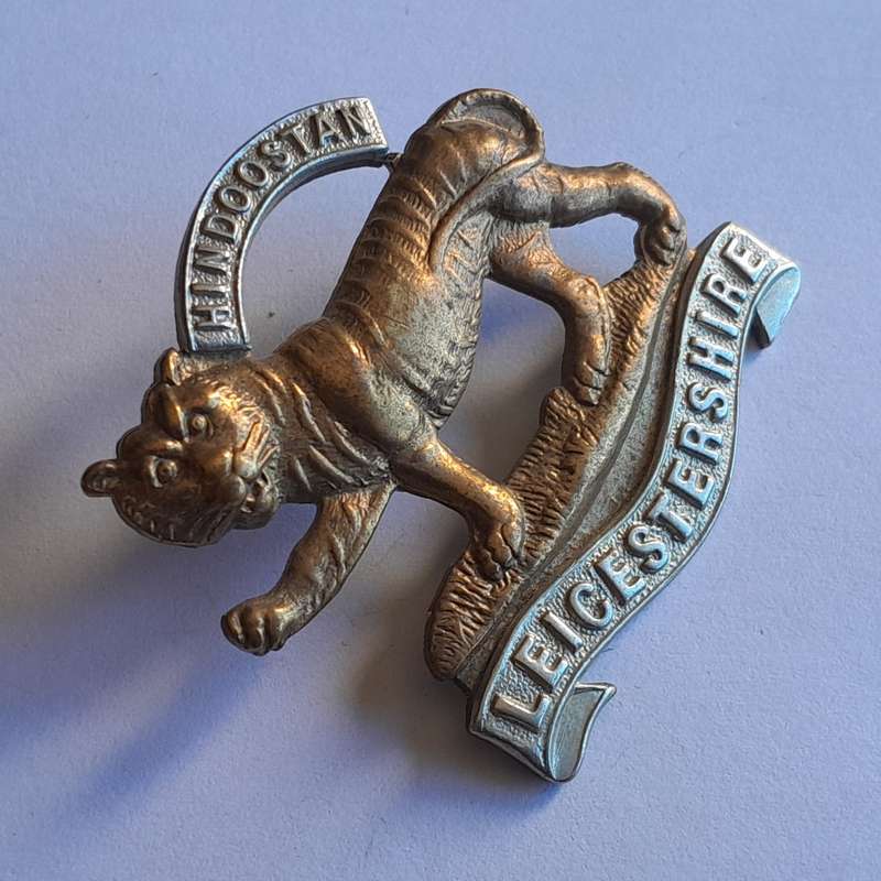 Early Leicestershire Regiment Cap Badge.  No Slider.