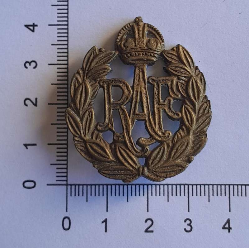 WW2 Royal Air Force Cap Badge.  No Lugs.