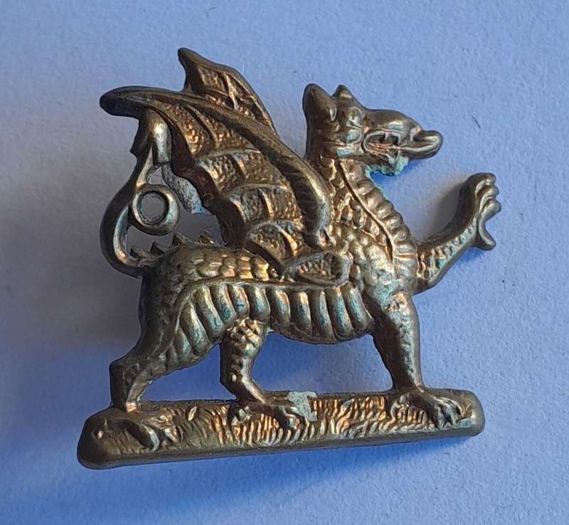 British Army Collar Badge.  1 Lug Intact.