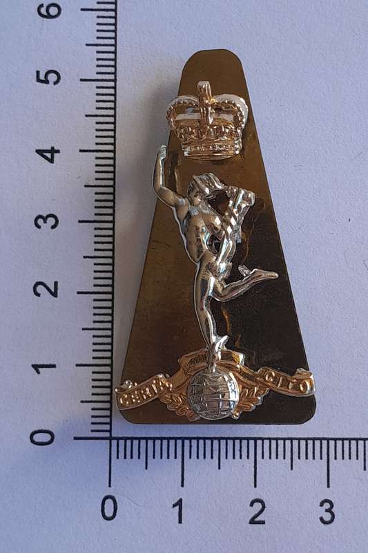 British Army Royal Corps of Signals Cap Badge.