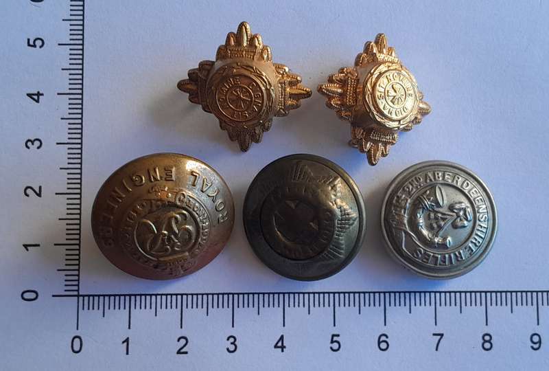 Early Collection British Army Buttons and Rank Pips.