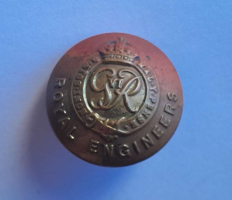 Early Collection British Army Buttons and Rank Pips.