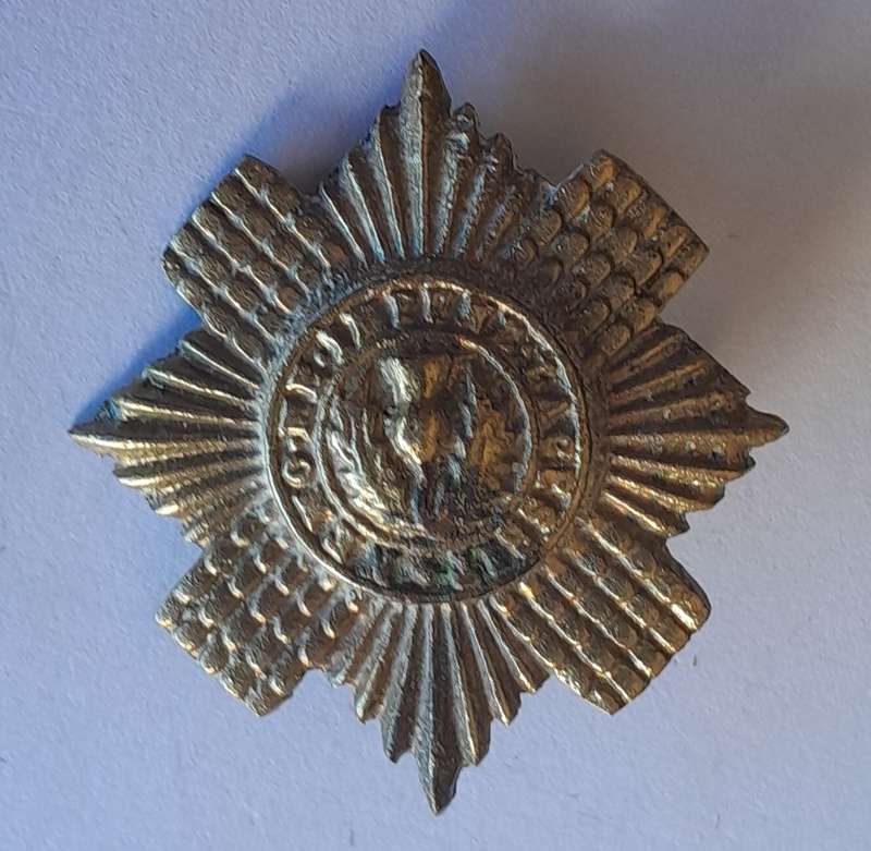 WW2 Scots Guards Badge.  1 Lug Intact..
