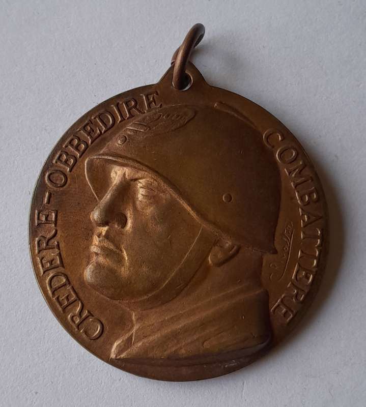 WW2 Fascist Italy Mussolini Credere Obbedire Combattere Medal.