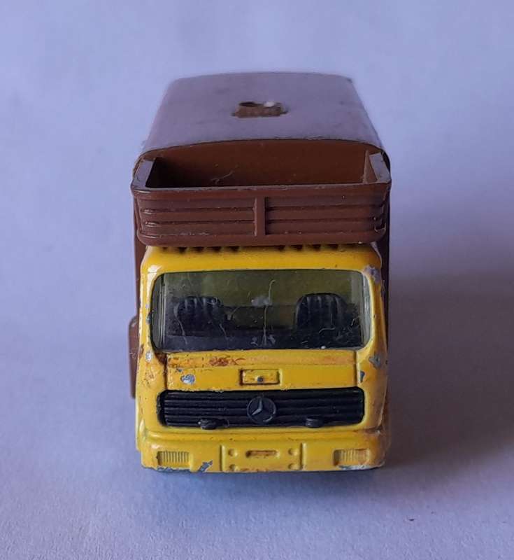 1980's Majorette Die Cast Mercedes Benz Cattle Truck.  Opening Side Ramp.