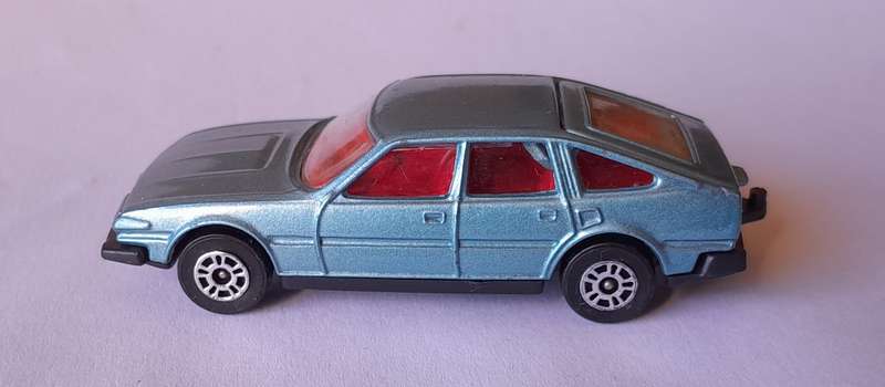 1970's Corgi Die Cast Rover 3500.  Opening Boot.  Red Interior. Excellent Condition.