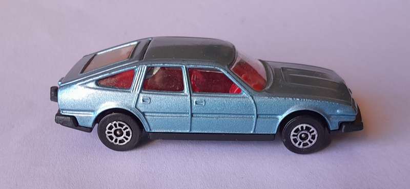 1970's Corgi Die Cast Rover 3500.  Opening Boot.  Red Interior. Excellent Condition.