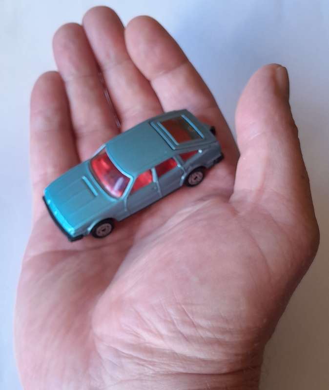 1970's Corgi Die Cast Rover 3500.  Opening Boot.  Red Interior. Excellent Condition.