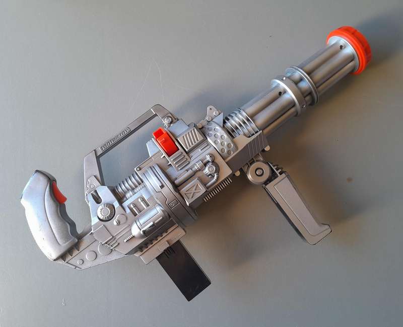 Vintage Tootsietoy  F/X Devastator Doom Electronic Chain Gun.  51cm.  Untested.