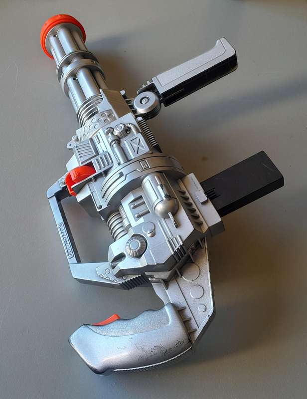 Vintage Tootsietoy  F/X Devastator Doom Electronic Chain Gun.  51cm.  Untested.