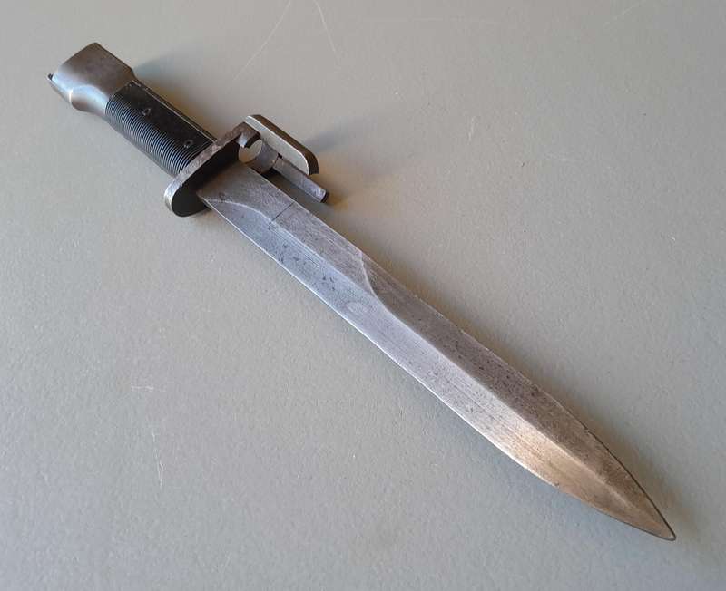 SADF / SAP M1 FN-FAL Type-A Knife Bayonet with Metal Scabbard.  No. 27101.
