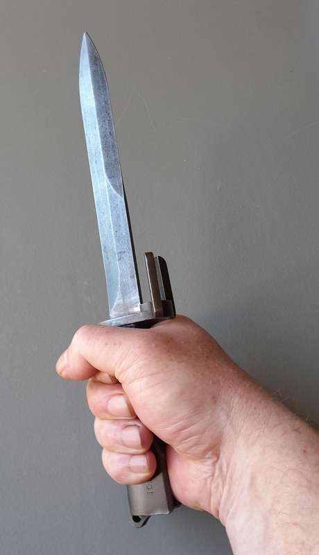 SADF / SAP M1 FN-FAL Type-A Knife Bayonet with Metal Scabbard.  No. 27101.