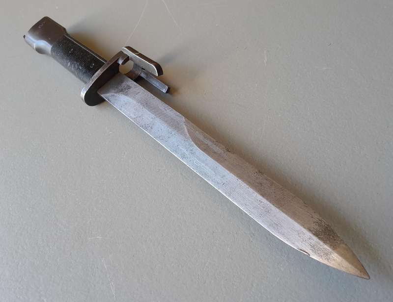 SADF / SAP M1 FN-FAL Type-A Knife Bayonet with Metal Scabbard.  No. 22281.
