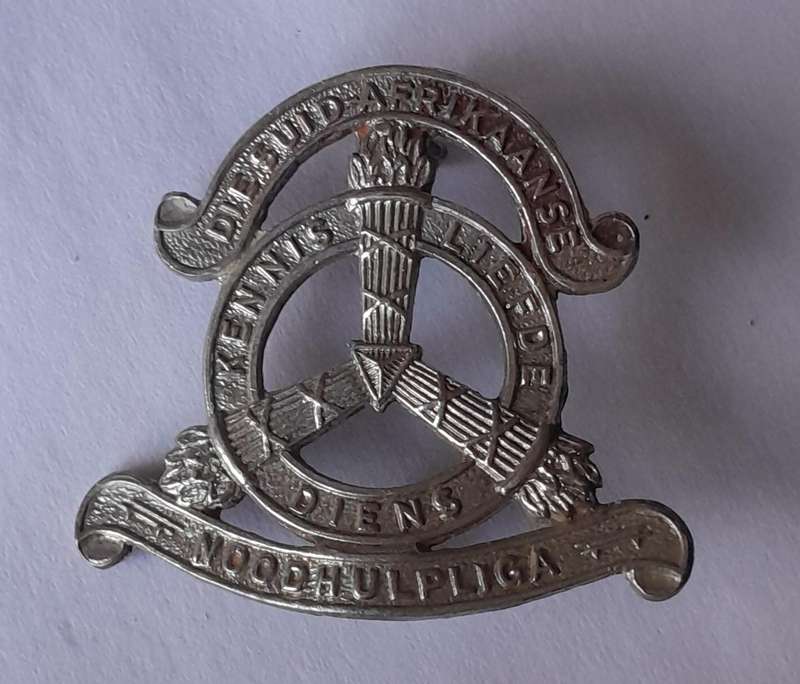 Early Suid Afrikaanse Noodhulp Liga Badge.  Lugs Intact.