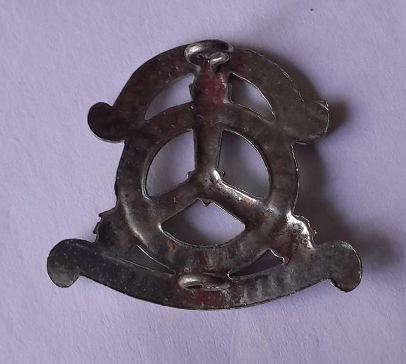 Early Suid Afrikaanse Noodhulp Liga Badge.  Lugs Intact.