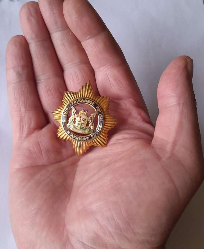 Vintage SAP Officers Gilt and Enamel Cap Badge.  Lugs Intact.