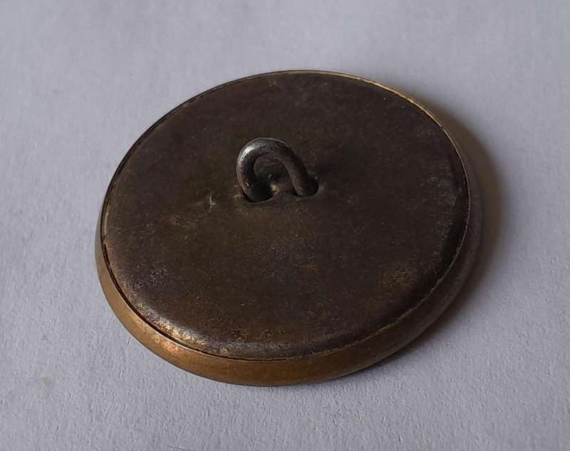 Vintage Elizabeth II DEI GRATIA REGINA FB Embossed Button