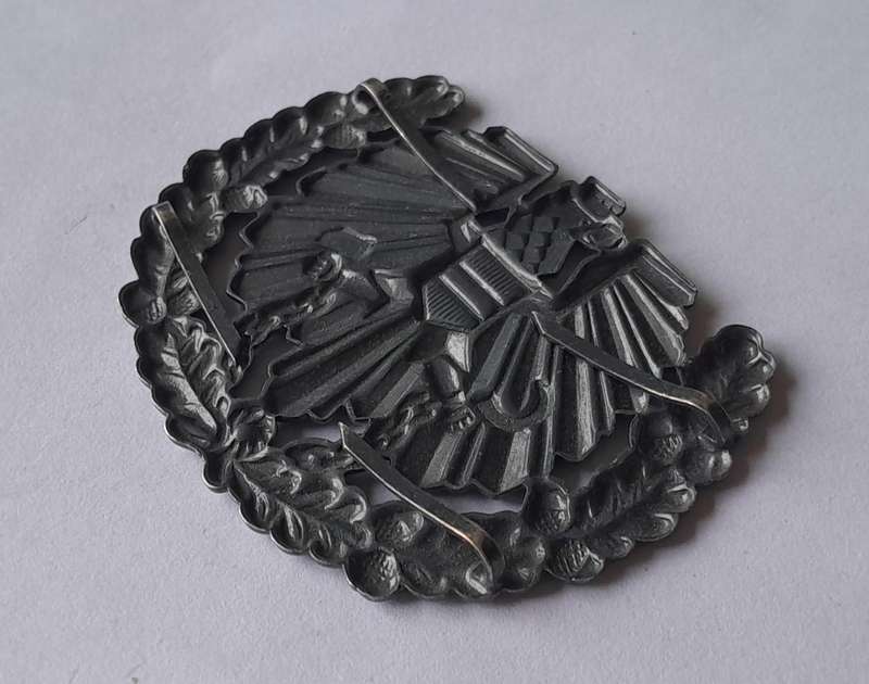 Austrian Armed Forces Beret Badge.