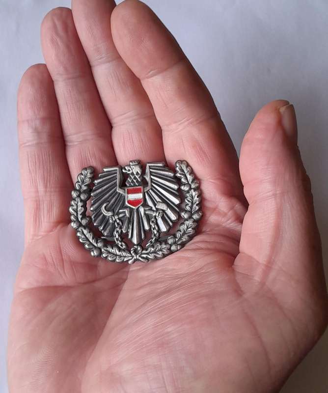 Austrian Armed Forces Beret Badge.