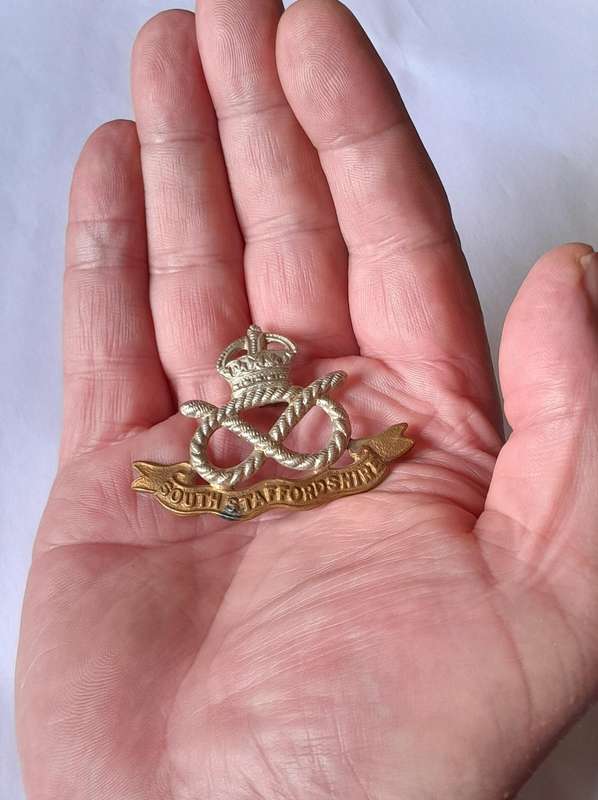 Early South Staffordshire Cap Badge.  No Slider.