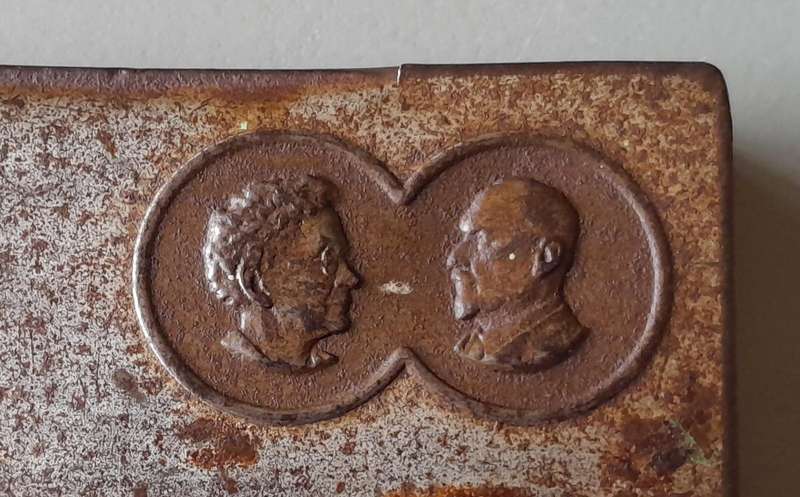 WW2 1943 Gift Tin To SA Troops From Jan & Isie Smuts. 11.5 x 7.5cm.