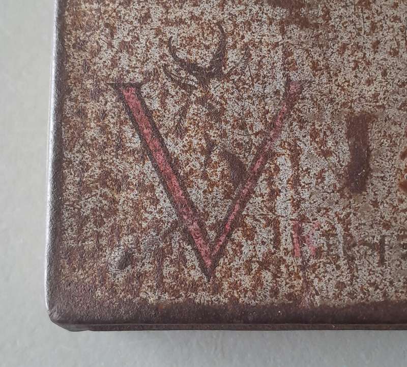 WW2 1943 Gift Tin To SA Troops From Jan & Isie Smuts. 11.5 x 7.5cm.