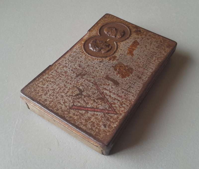 WW2 1943 Gift Tin To SA Troops From Jan & Isie Smuts. 11.5 x 7.5cm.