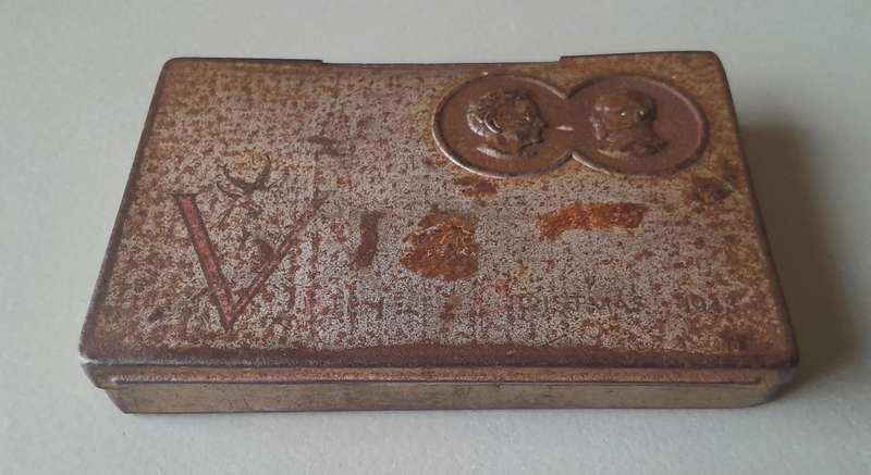 WW2 1943 Gift Tin To SA Troops From Jan & Isie Smuts. 11.5 x 7.5cm.