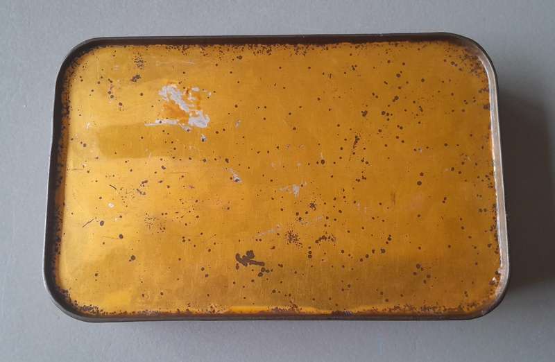 WW2 1940 Gift Tin To SA Troops From Jan Smuts. 18 x 11.5cm.