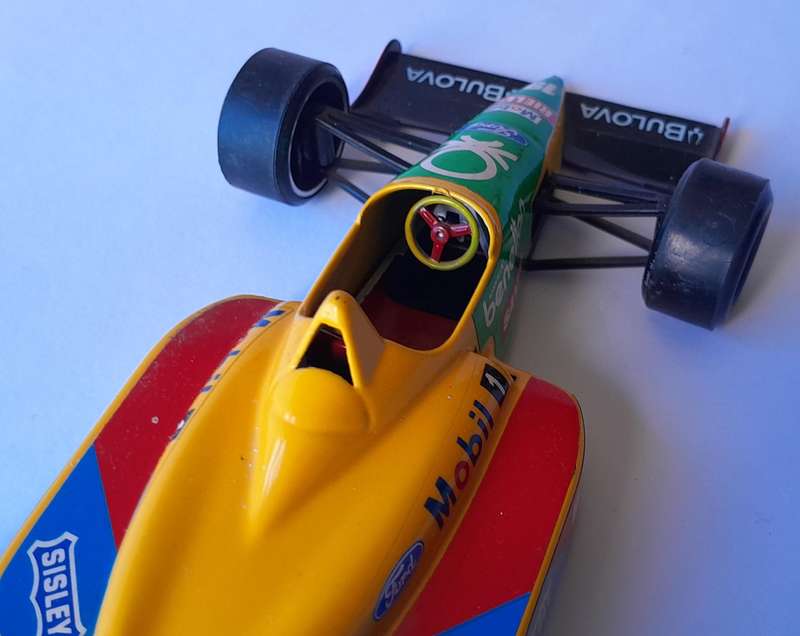 Vintage Bburago Die-Cast Benetton Ford F1.  Scale 1/24.  20cm.  Made in Italy.