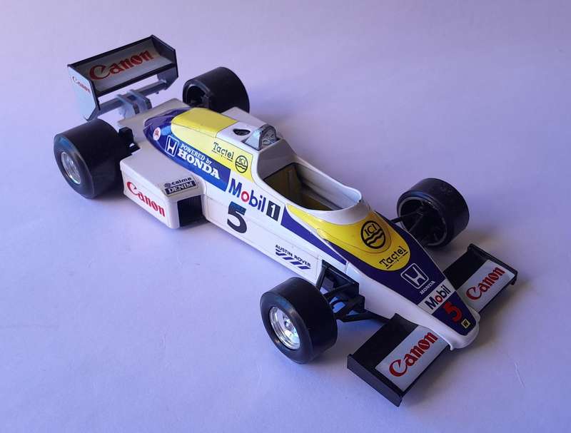 Vintage Bburago Die-Cast Williams FW08 F1.  Scale 1/24.  20cm.  Made in Italy.