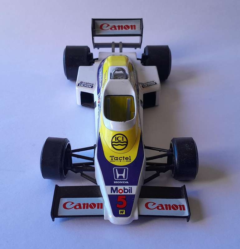 Vintage Bburago Die-Cast Williams FW08 F1.  Scale 1/24.  20cm.  Made in Italy.