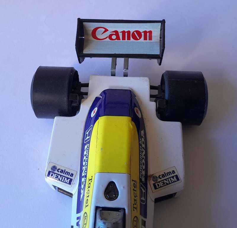 Vintage Bburago Die-Cast Williams FW08 F1.  Scale 1/24.  20cm.  Made in Italy.