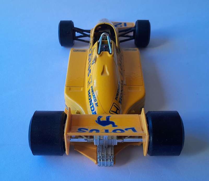 Vintage Bburago Die-Cast Lotus Honda Turbo F1.  Scale 1/24.  20cm.  Missing Front Fin.