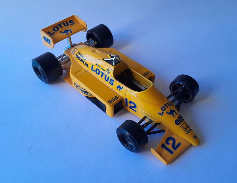 Vintage Bburago Die-Cast Lotus Honda Turbo F1.  Scale 1/24.  20cm.  Missing Front Fin.