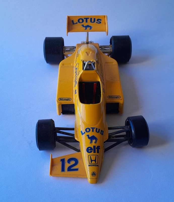 Vintage Bburago Die-Cast Lotus Honda Turbo F1.  Scale 1/24.  20cm.  Missing Front Fin.