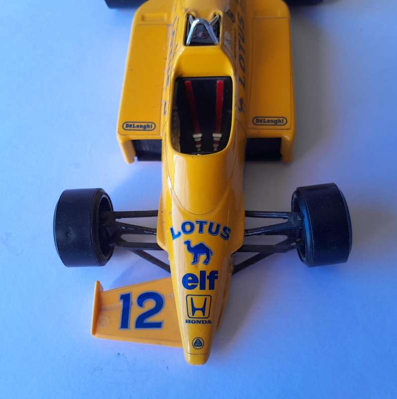 Vintage Bburago Die-Cast Lotus Honda Turbo F1.  Scale 1/24.  20cm.  Missing Front Fin.